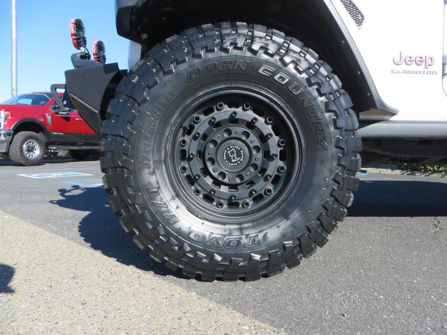 2020 White Jeep Gladiator Rubicon Launch Edition (1C6JJTBG5LL) with an V6 VVT 3.6 Liter engine, Automatic 8-Spd transmission, located at 2630 Grass Valley Highway, Auburn, CA, 95603, (530) 508-5100, 38.937893, -121.095482 - Gladiator Launch Edition, with JKS suspension, Fox shocks and steering stabilizer, 37" Toyo MT tires, Black Rhino Arsenal wheels, Warn Winch, LED lights and Tinted windows. - Photo#10