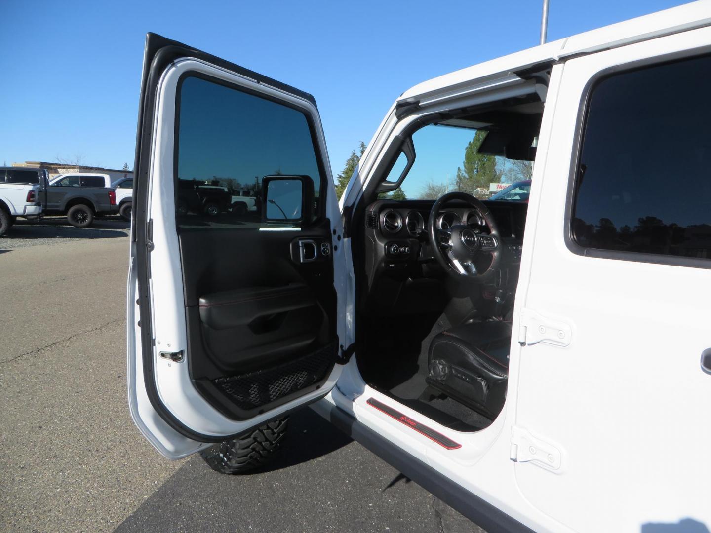 2020 White Jeep Gladiator Rubicon Launch Edition (1C6JJTBG5LL) with an V6 VVT 3.6 Liter engine, Automatic 8-Spd transmission, located at 2630 Grass Valley Highway, Auburn, CA, 95603, (530) 508-5100, 38.937893, -121.095482 - Gladiator Launch Edition, with JKS suspension, Fox shocks and steering stabilizer, 37" Toyo MT tires, Black Rhino Arsenal wheels, Warn Winch, LED lights and Tinted windows. - Photo#22