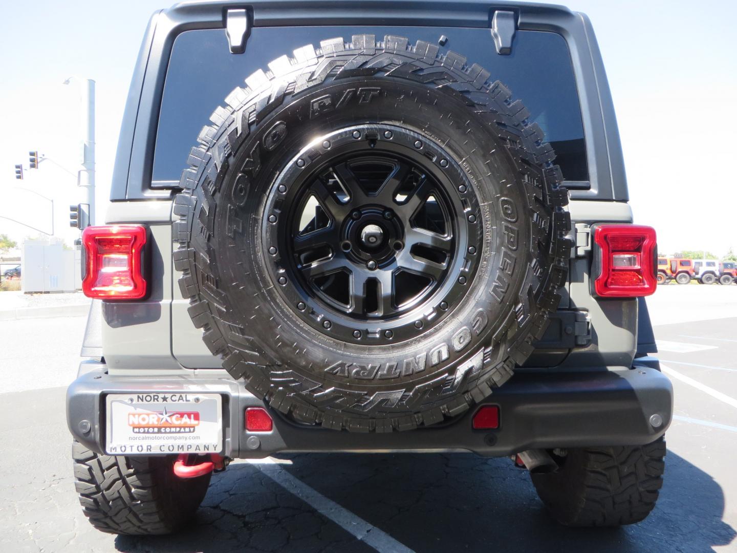 2019 Gray /RED Jeep Wrangler Unlimited Rubicon (1C4HJXFN0KW) with an 2.0L L4 DOHC 16V TURBO engine, 6A transmission, located at 2630 Grass Valley Highway, Auburn, CA, 95603, (530) 508-5100, 38.937893, -121.095482 - Lifted wrangler featuring 17" Fuel wheels, 35" Toyo Open Country RT tires, Warn VR10 synthetic rope winch, Factor 55 Ultra Hook, Westin running boards, window tint, Weathertech floor liners, and custom red / black interior. - Photo#12