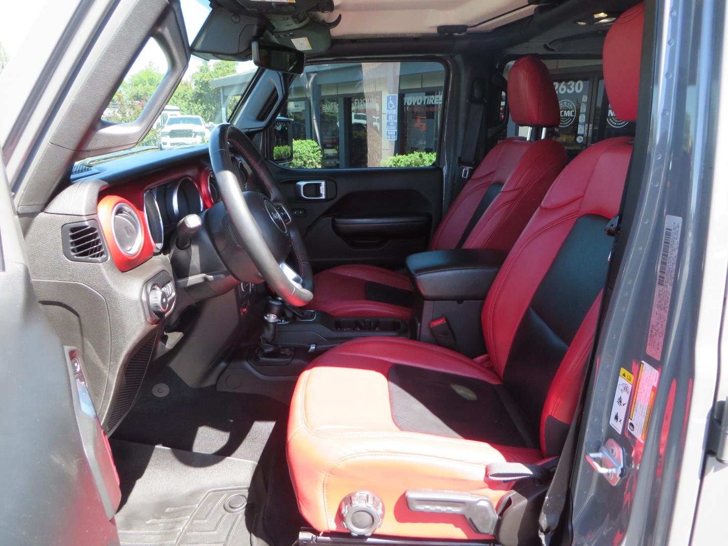 2019 Gray /RED Jeep Wrangler Unlimited Rubicon (1C4HJXFN0KW) with an 2.0L L4 DOHC 16V TURBO engine, 6A transmission, located at 2630 Grass Valley Highway, Auburn, CA, 95603, (530) 508-5100, 38.937893, -121.095482 - Lifted wrangler featuring 17" Fuel wheels, 35" Toyo Open Country RT tires, Warn VR10 synthetic rope winch, Factor 55 Ultra Hook, Westin running boards, window tint, Weathertech floor liners, and custom red / black interior. - Photo#17