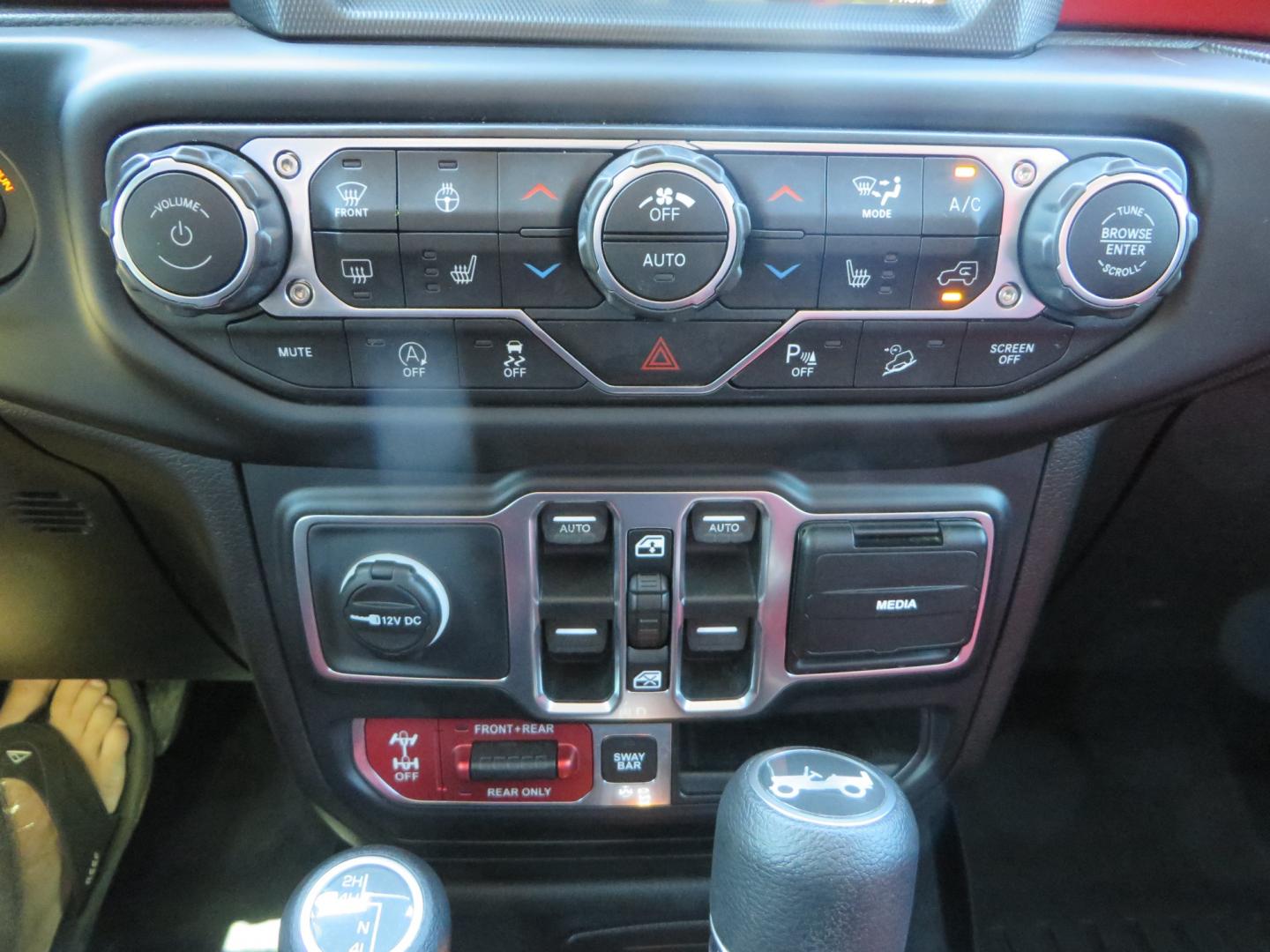 2019 Gray /RED Jeep Wrangler Unlimited Rubicon (1C4HJXFN0KW) with an 2.0L L4 DOHC 16V TURBO engine, 6A transmission, located at 2630 Grass Valley Highway, Auburn, CA, 95603, (530) 508-5100, 38.937893, -121.095482 - Lifted wrangler featuring 17" Fuel wheels, 35" Toyo Open Country RT tires, Warn VR10 synthetic rope winch, Factor 55 Ultra Hook, Westin running boards, window tint, Weathertech floor liners, and custom red / black interior. - Photo#26