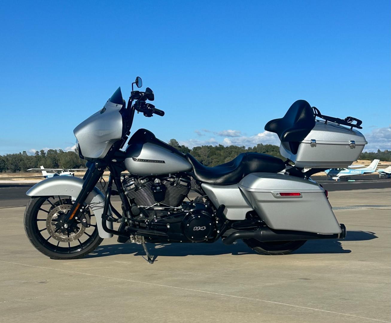 2019 SILVER Harley-Davidson Unknown - (1HD1KRP37KB) with an 114 engine, Manual 6 transmission, located at 2630 Grass Valley Highway, Auburn, CA, 95603, (530) 508-5100, 38.937893, -121.095482 - 2019 Street Glide Special 114 with only 4,940 miles. Extremely Clean, Rinehart slip on dual exhaust, HD Daymaker LED Headlight, 12" Bars, Tour Pack, Crash Bar pegs, and more. Must see! - Photo#0