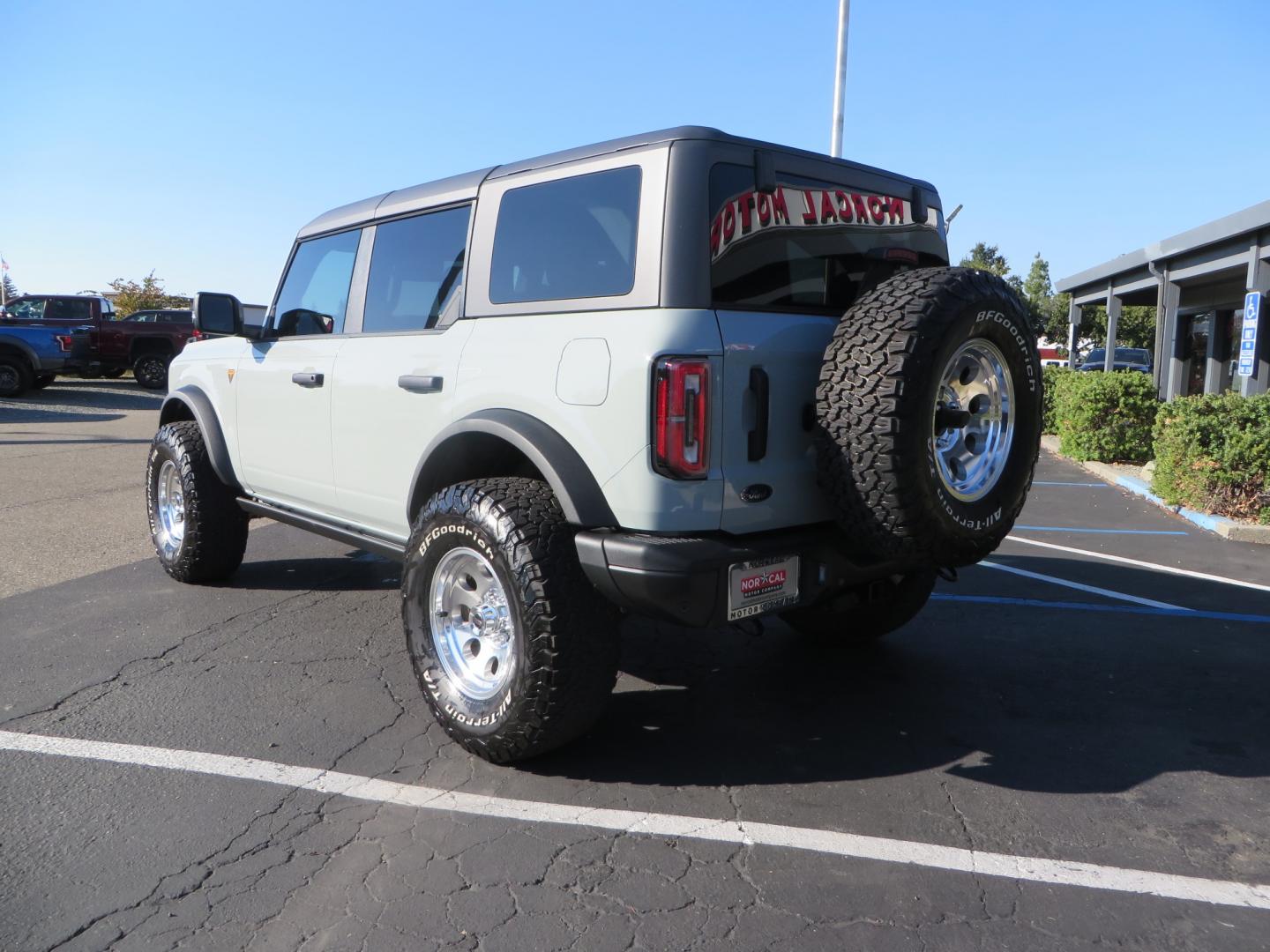 2023 Gray /BLACK Ford Bronco Badlands 4-Door w/Advanced (1FMEE5DP1PL) with an 2.7L V6 DOHC 24V engine, 7M transmission, located at 2630 Grass Valley Highway, Auburn, CA, 95603, (530) 508-5100, 38.937893, -121.095482 - Features a Zone offroad 1" level kit, 17" American Racing Baja wheels, 35" BFG KO2 tires, window tint, RC spare tire relocation & 3rd brake light extension. - Photo#6