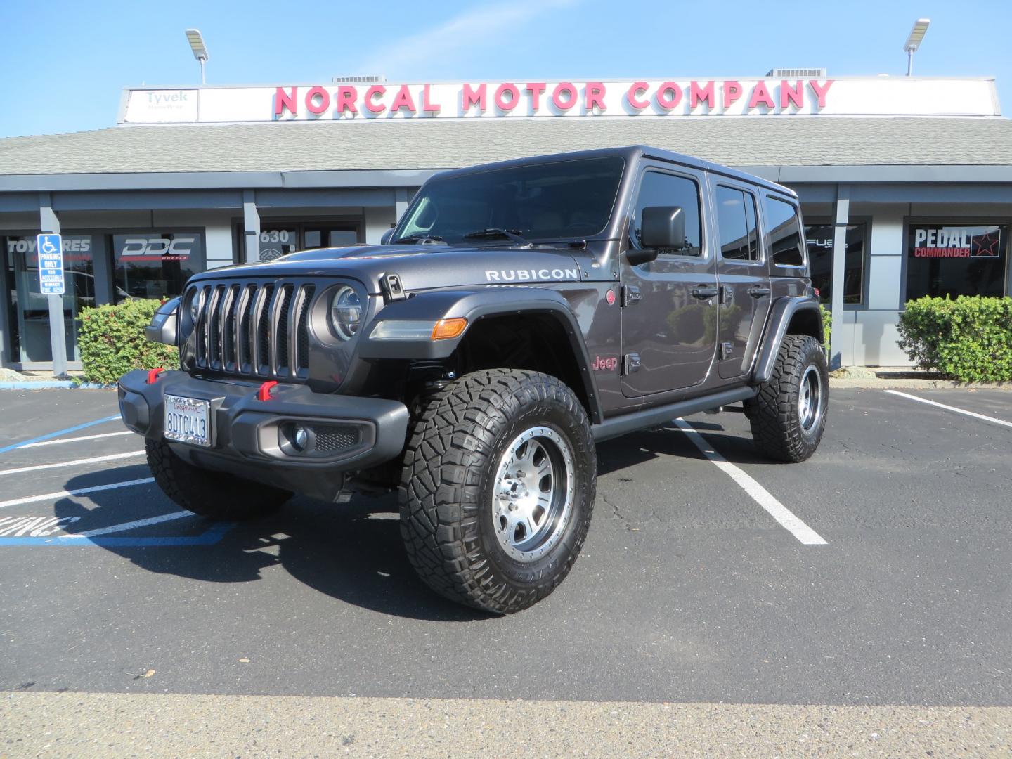 2018 CHARCOAL /TAN Jeep Wrangler JL Unlimited Rubicon (1C4HJXFG4JW) with an 3.6L V6 DOHC 24V FFV engine, 6A transmission, located at 2630 Grass Valley Highway, Auburn, CA, 95603, (530) 508-5100, 38.937893, -121.095482 - Must see Jeep with Fox shocks, Raceline wheels, Nitto Ridge Grappler tires, Dual Exhaust, and window tint. - Photo#0