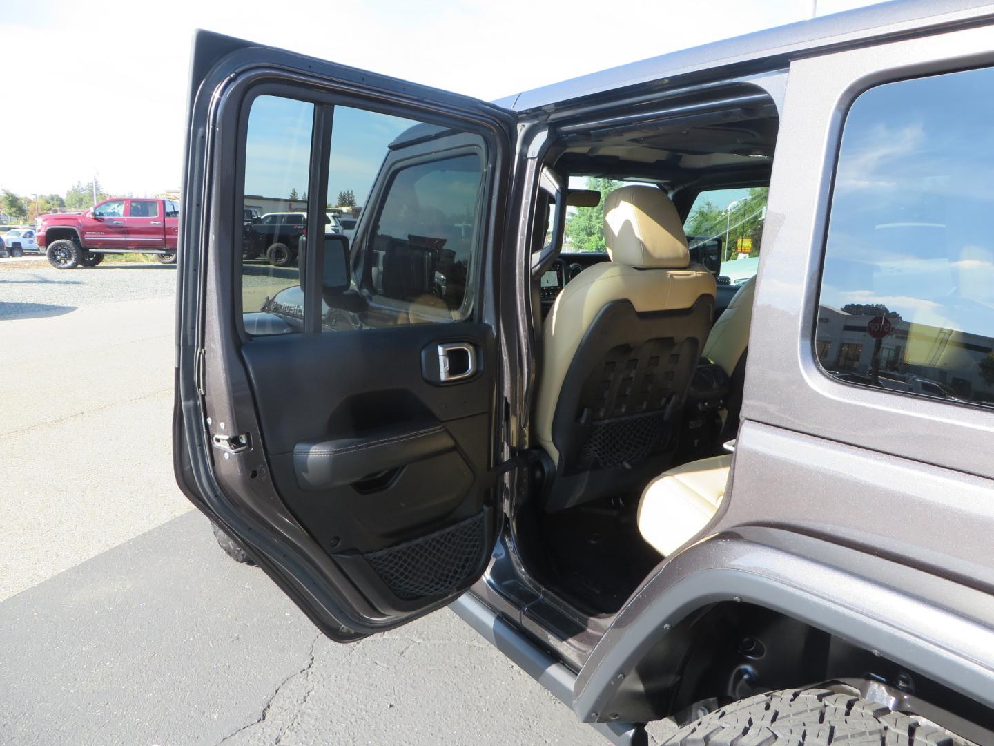 2018 CHARCOAL /TAN Jeep Wrangler JL Unlimited Rubicon (1C4HJXFG4JW) with an 3.6L V6 DOHC 24V FFV engine, 6A transmission, located at 2630 Grass Valley Highway, Auburn, CA, 95603, (530) 508-5100, 38.937893, -121.095482 - Must see Jeep with Fox shocks, Raceline wheels, Nitto Ridge Grappler tires, Dual Exhaust, and window tint. - Photo#29