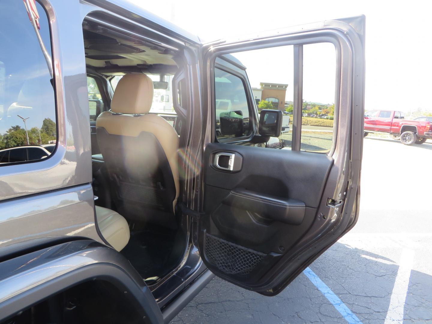 2018 CHARCOAL /TAN Jeep Wrangler JL Unlimited Rubicon (1C4HJXFG4JW) with an 3.6L V6 DOHC 24V FFV engine, 6A transmission, located at 2630 Grass Valley Highway, Auburn, CA, 95603, (530) 508-5100, 38.937893, -121.095482 - Must see Jeep with Fox shocks, Raceline wheels, Nitto Ridge Grappler tires, Dual Exhaust, and window tint. - Photo#44