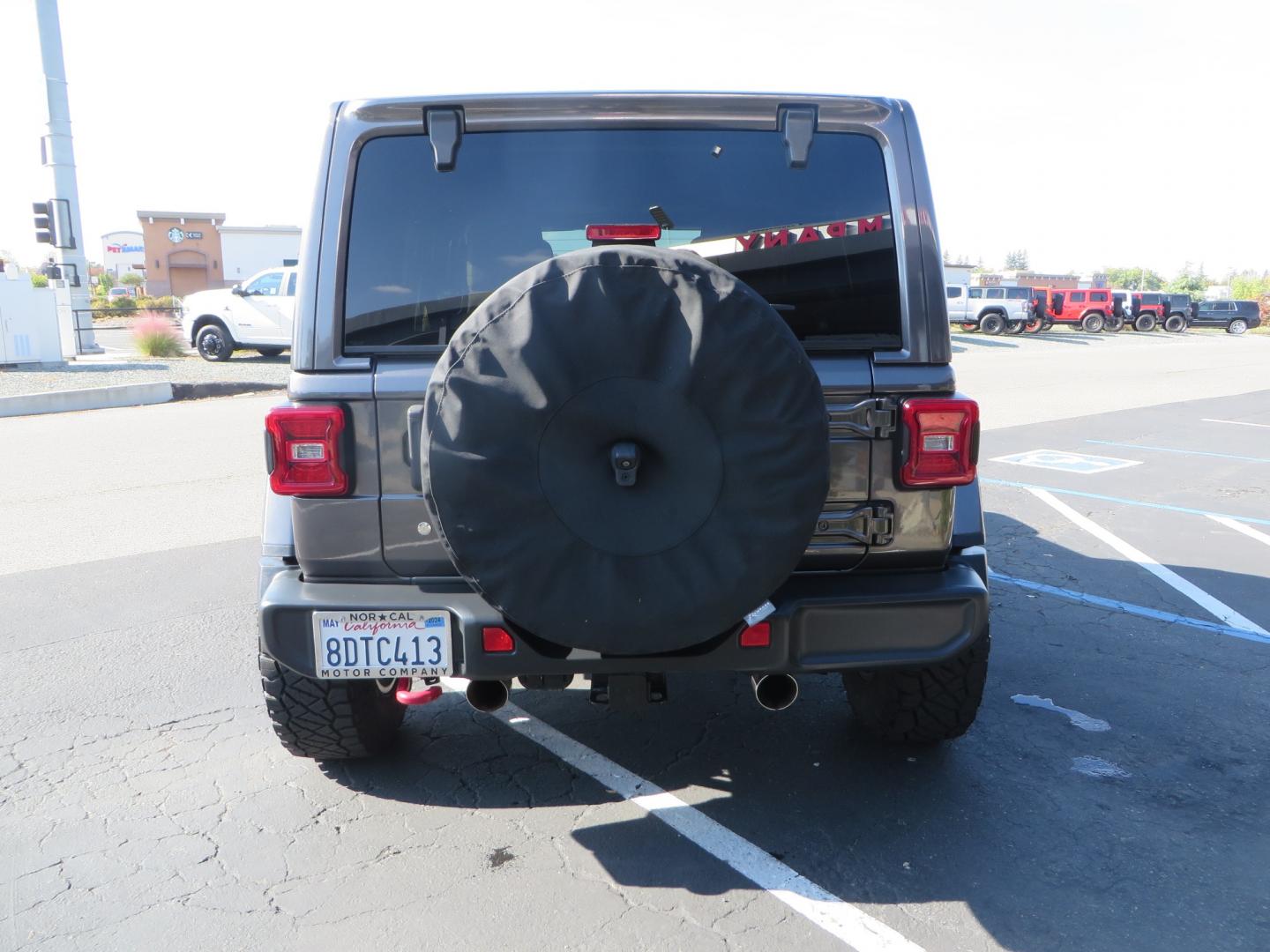 2018 CHARCOAL /TAN Jeep Wrangler JL Unlimited Rubicon (1C4HJXFG4JW) with an 3.6L V6 DOHC 24V FFV engine, 6A transmission, located at 2630 Grass Valley Highway, Auburn, CA, 95603, (530) 508-5100, 38.937893, -121.095482 - Must see Jeep with Fox shocks, Raceline wheels, Nitto Ridge Grappler tires, Dual Exhaust, and window tint. - Photo#5