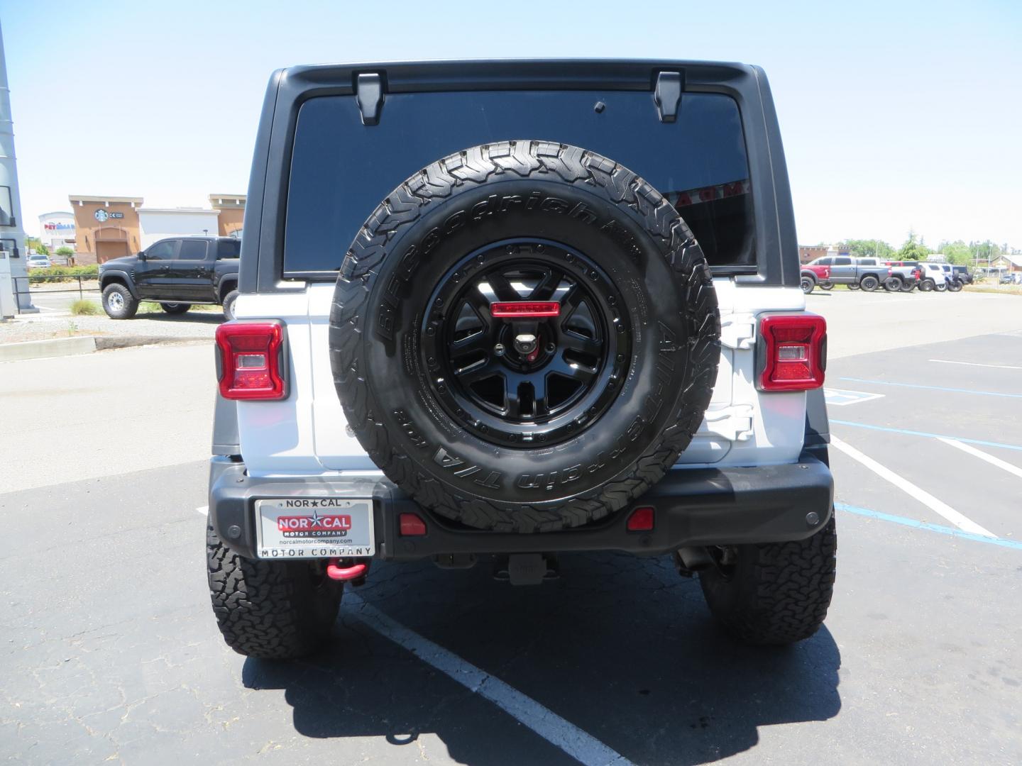 2018 White /black Jeep Wrangler JK Unlimited Rubicon 4WD (1C4HJXFGXJW) with an 3.6L V6 engine, Manual 6 speed transmission, located at 2630 Grass Valley Highway, Auburn, CA, 95603, (530) 508-5100, 38.937893, -121.095482 - Features - Zone Offroad 3" suspension system, Fox Adventure series shocks, 37" BFG KO2 tires, Fuel Ammo wheels, and a Teraflex spare tire relocation. - Photo#5