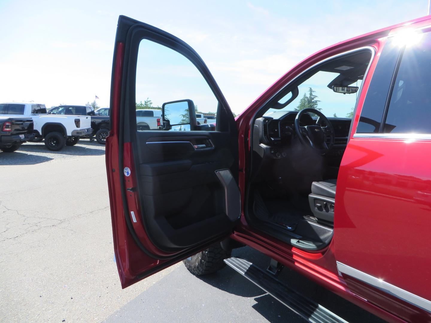 2024 MAROON /BLACK Chevrolet Silverado 2500HD High Country (1GC4YREY3RF) with an 6.6L V8 TURBO DIESEL engine, Automatic, 10-Spd transmission, located at 2630 Grass Valley Highway, Auburn, CA, 95603, (530) 508-5100, 38.937893, -121.095482 - Must see High Country Duramax with a Zone Offroad leveling kit, Fox 2.0 shocks, 17" Method MR315 wheels, and 35" Toyo RT trail tires. - Photo#19