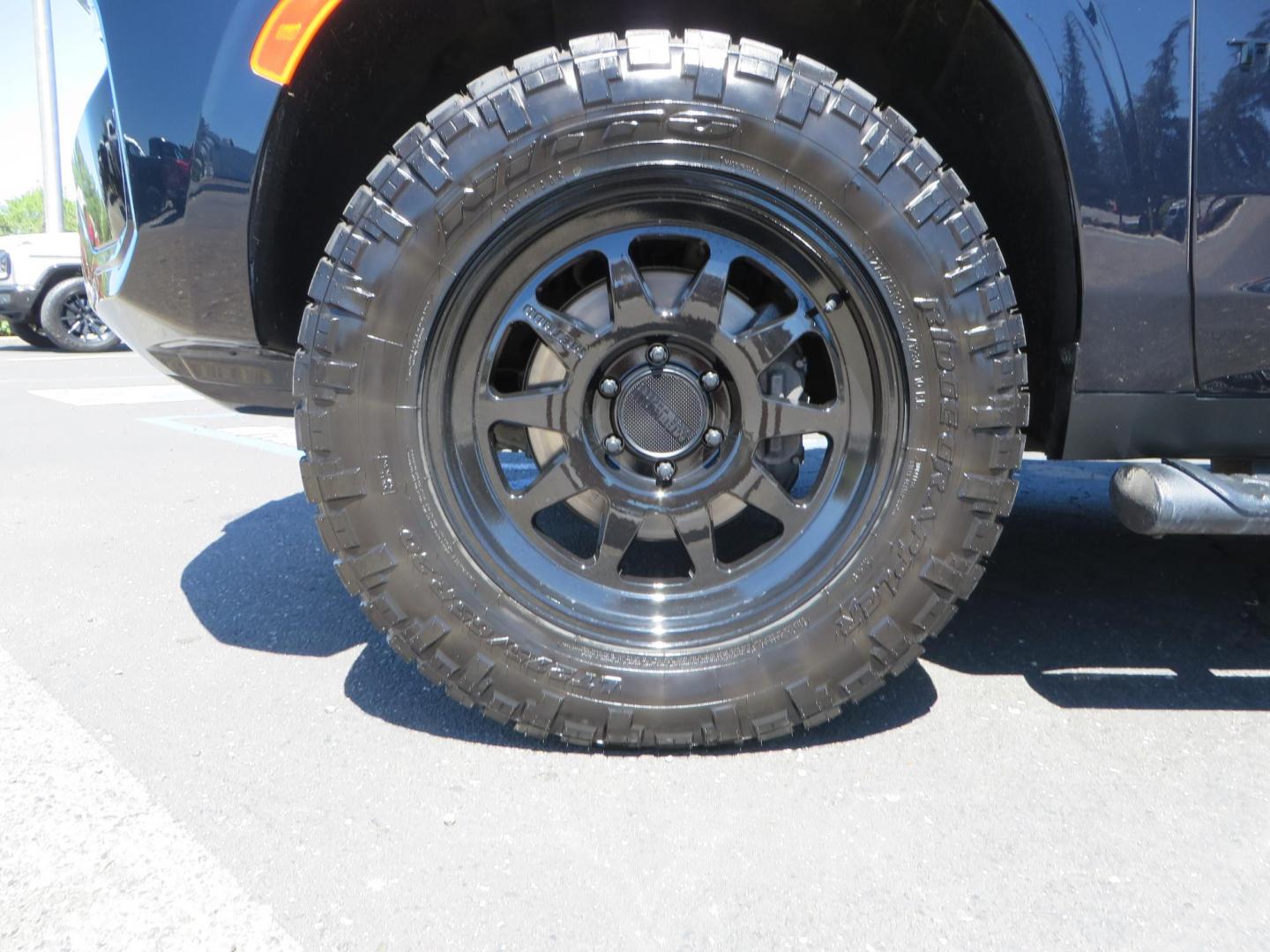 2021 Blue /Black Chevrolet Tahoe Z71 (1GNSKPKD4MR) with an 5.3L V8 OHV 16V engine, automatic transmission, located at 2630 Grass Valley Highway, Auburn, CA, 95603, (530) 508-5100, 38.937893, -121.095482 - Z71 Tahoe with Method Race Wheels, Nitto Ridge Grappler tires, Window tint, and roof mounted crossbars. DVD screen that is missing in pictures has been replaced. - Photo#8