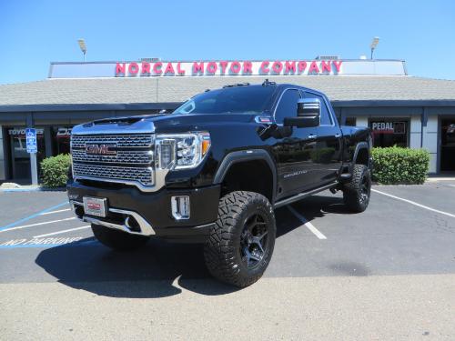 2023 GMC Sierra 2500HD Denali Crew Cab 4WD SB