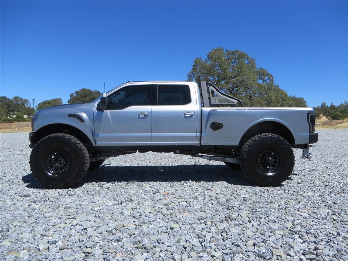 2022 Ford F-450 SD Limited Crew Cab DRW 4WD (1FT8W4DT3NE) with an 6.7L V8 OHV 16V DIESEL engine, 10 speed automatic transmission, located at 2630 Grass Valley Highway, Auburn, CA, 95603, (530) 508-5100, 38.937893, -121.095482 - 2022 Sintor Truck Ford F-450 Limited Iconic Silver This 2022 Sintor Trucks F-450 Lariat is fully equiped with a carbon package, pano roof, leather interior, large navigation screen and much more. This truck is ready for whatever the driver demands of it. With over a thousand man hours that goe - Photo#7