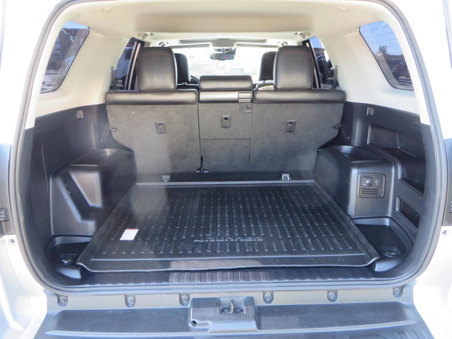 2021 Toyota 4Runner Venture Special Edition (JTEHU5JRXM5) with an 4.0L V6 DOHC 24V engine, 5A transmission, located at 2630 Grass Valley Highway, Auburn, CA, 95603, (530) 508-5100, 38.937893, -121.095482 - Must see Venture Edition 4Runner!! - Photo#63