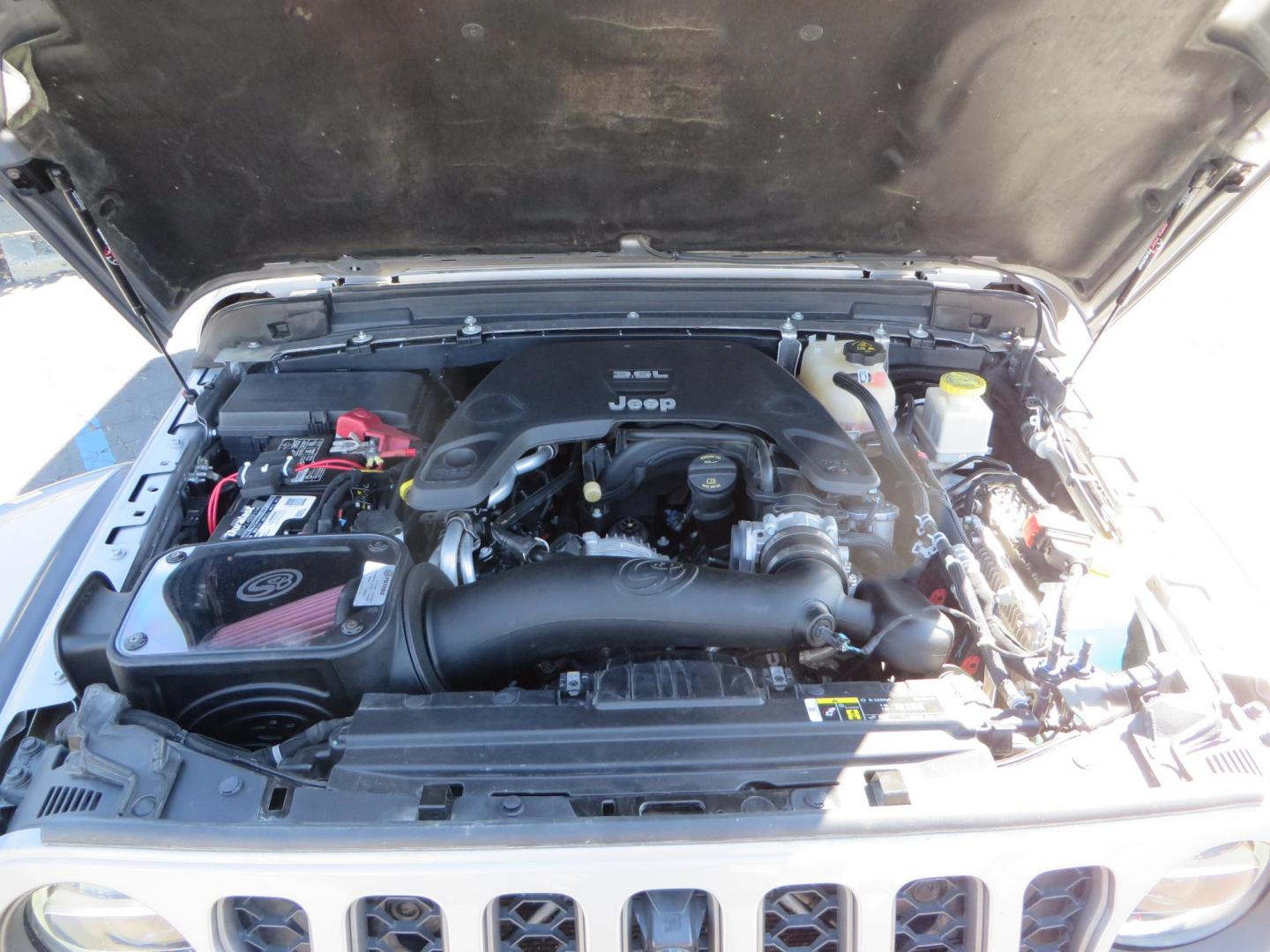 2020 SILVER /BLACK Jeep Gladiator Rubicon (1C6JJTBG1LL) with an 3.6L V6 DOHC 24V engine, 6M transmission, located at 2630 Grass Valley Highway, Auburn, CA, 95603, (530) 508-5100, 38.937893, -121.095482 - Must see Gladiator ready for all of your overlanding adventures. Mopar lift kit with Fox shocks, 37" BFG KO2 tires, Rebel offroad Inner Fender liners, Rebel offroad overland fender chop w/ side markers and turn signals, Smittybilt synthetic rope winch, Yankum fairlead, Rugged Ridge Elite antenna bas - Photo#101