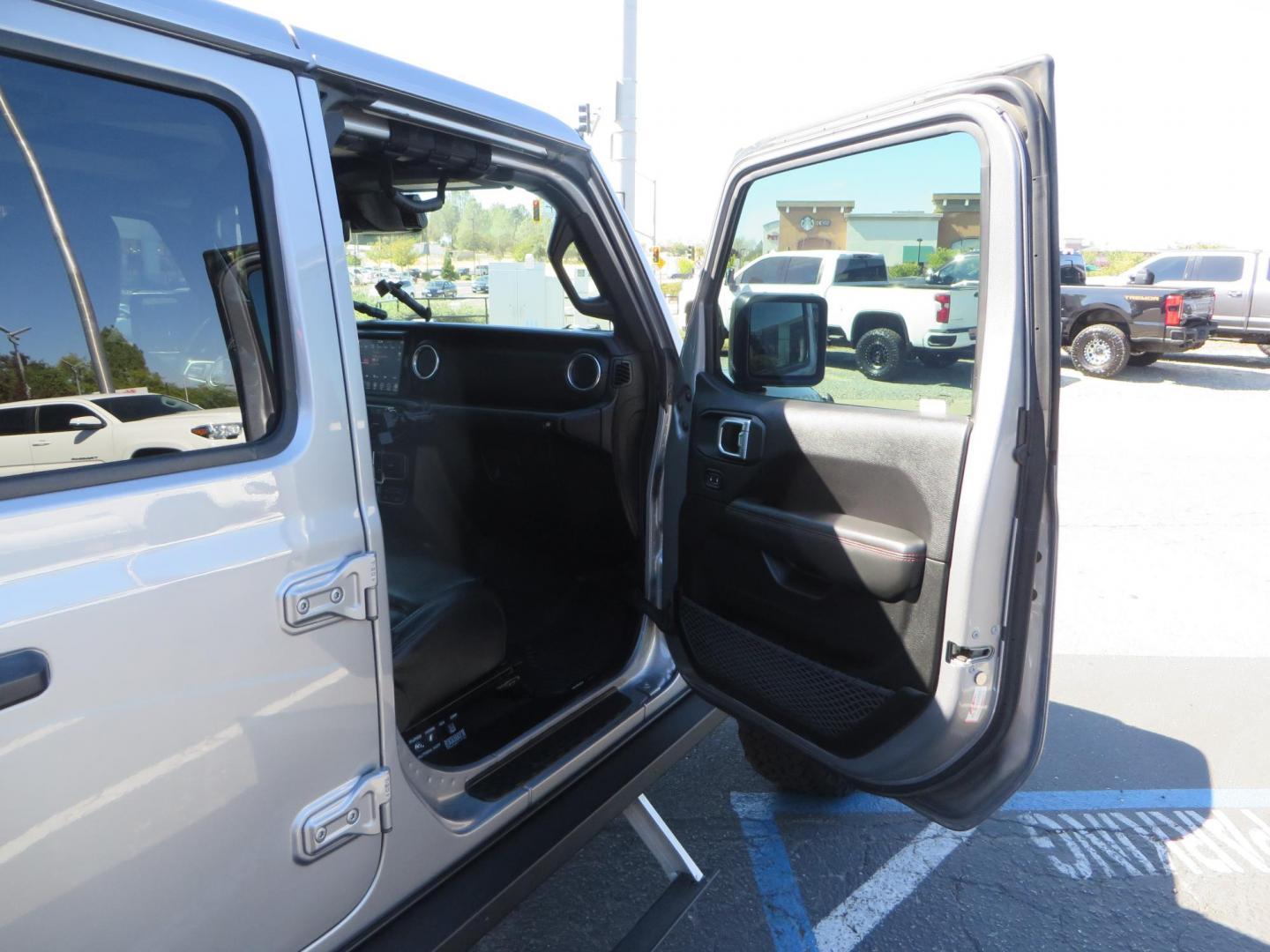 2020 SILVER /BLACK Jeep Gladiator Rubicon (1C6JJTBG1LL) with an 3.6L V6 DOHC 24V engine, 6M transmission, located at 2630 Grass Valley Highway, Auburn, CA, 95603, (530) 508-5100, 38.937893, -121.095482 - Must see Gladiator ready for all of your overlanding adventures. Mopar lift kit with Fox shocks, 37" BFG KO2 tires, Rebel offroad Inner Fender liners, Rebel offroad overland fender chop w/ side markers and turn signals, Smittybilt synthetic rope winch, Yankum fairlead, Rugged Ridge Elite antenna bas - Photo#81