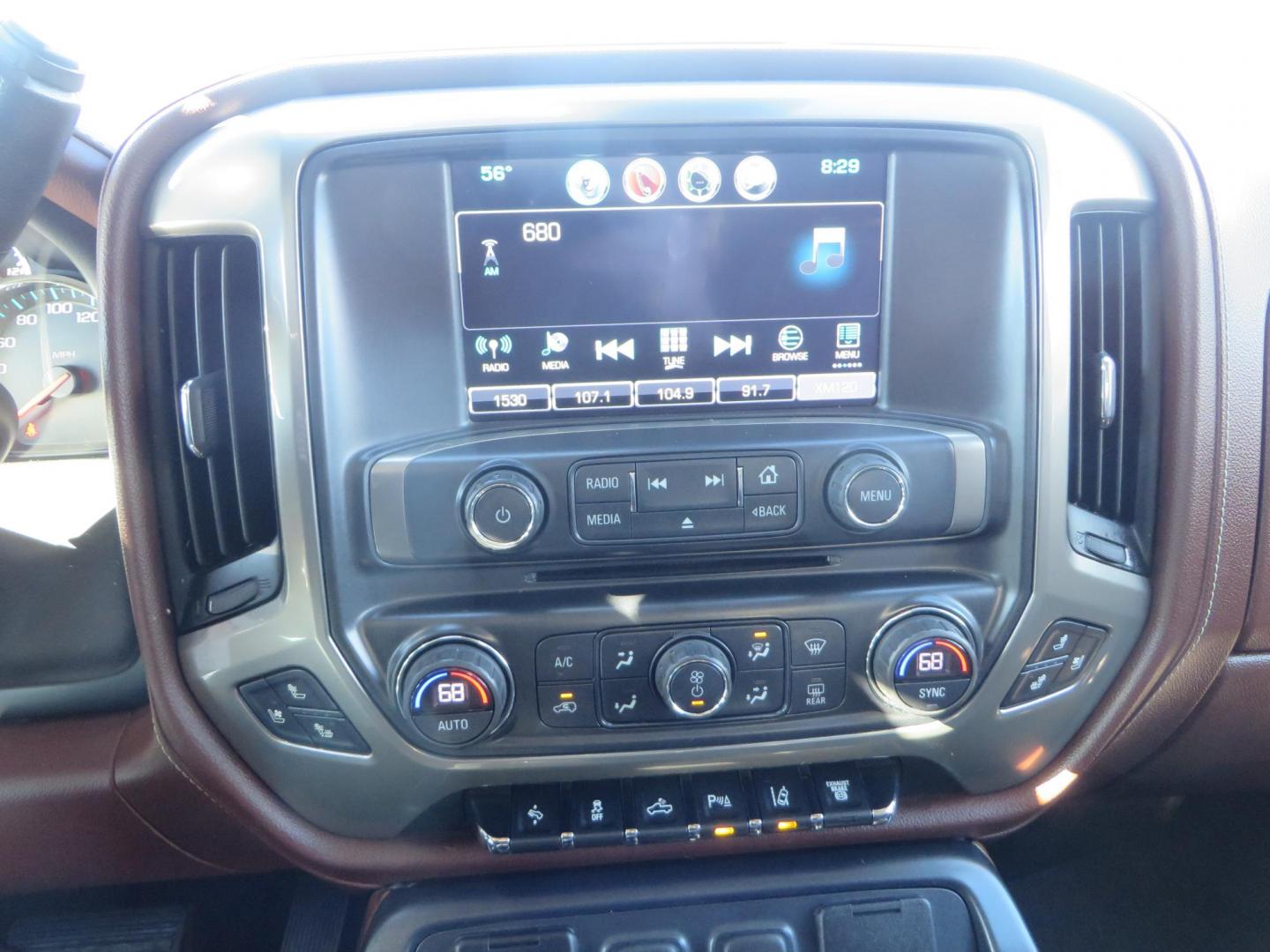 2017 White Chevrolet Silverado 3500HD High Country Crew Cab Short Bed 4WD (1GC4K1EY2HF) with an 6.6L V8 OHV 32V TURBO DIESEL engine, 6A transmission, located at 2630 Grass Valley Highway, Auburn, CA, 95603, (530) 508-5100, 38.937893, -121.095482 - Features 20" Gear Alloy wheels, and Fuel Gripper AT tires. - Photo#25