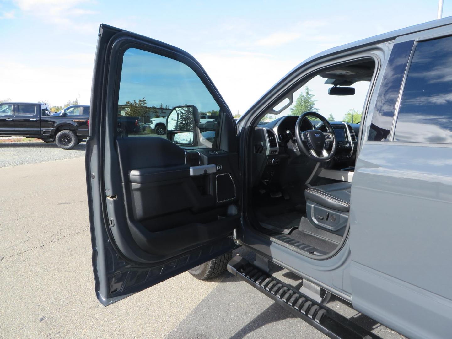 2021 Charcoal Ford F-250 SD Lariat Crew Cab 4WD (1FT7W2BTXME) with an 6.7L V8 OHV 16V DIESEL engine, 6A transmission, located at 2630 Grass Valley Highway, Auburn, CA, 95603, (530) 508-5100, 38.937893, -121.095482 - Photo#21