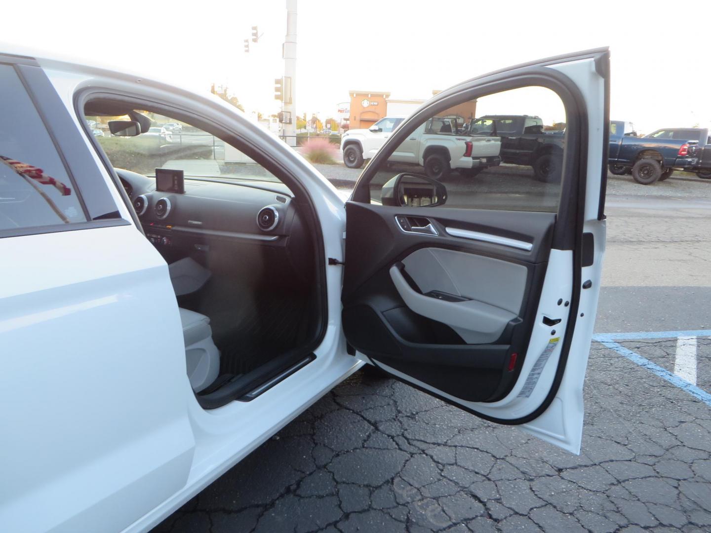 2018 White /Gray Audi A3 2.0 TFSI Premium (WAUB8GFF1J1) with an 2.0L L4 DOHC 16V engine, 6A transmission, located at 2630 Grass Valley Highway, Auburn, CA, 95603, (530) 508-5100, 38.937893, -121.095482 - Photo#43