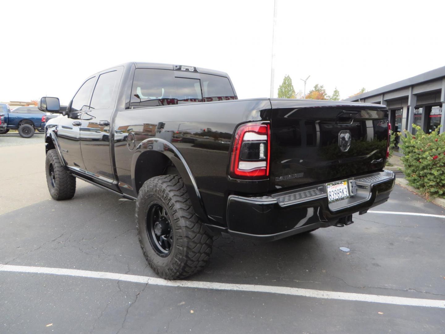 2022 BLACK /BLACK RAM 2500 Laramie Crew Cab SWB 4WD (3C6UR5FLXNG) with an 6.7L L6 OHV 24V TURBO DIESEL engine, 6A transmission, located at 2630 Grass Valley Highway, Auburn, CA, 95603, (530) 508-5100, 38.937893, -121.095482 - Features - Carli leveling kit, Fox shocks, Method Standard wheels, Maxxis tires, and window tint. - Photo#6