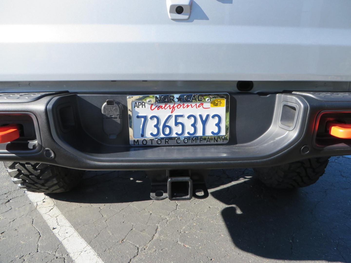 2024 SILVER Jeep Gladiator Mojave X (1C6JJTEG4RL) with an 3.6L V6 DOHC 24V engine, 6M transmission, located at 2630 Grass Valley Highway, Auburn, CA, 95603, (530) 508-5100, 38.937893, -121.095482 - Gladiator Mojave X featuring JKS suspension, Method MR315 wheels, and 37" Toyo MT tires, - Photo#16