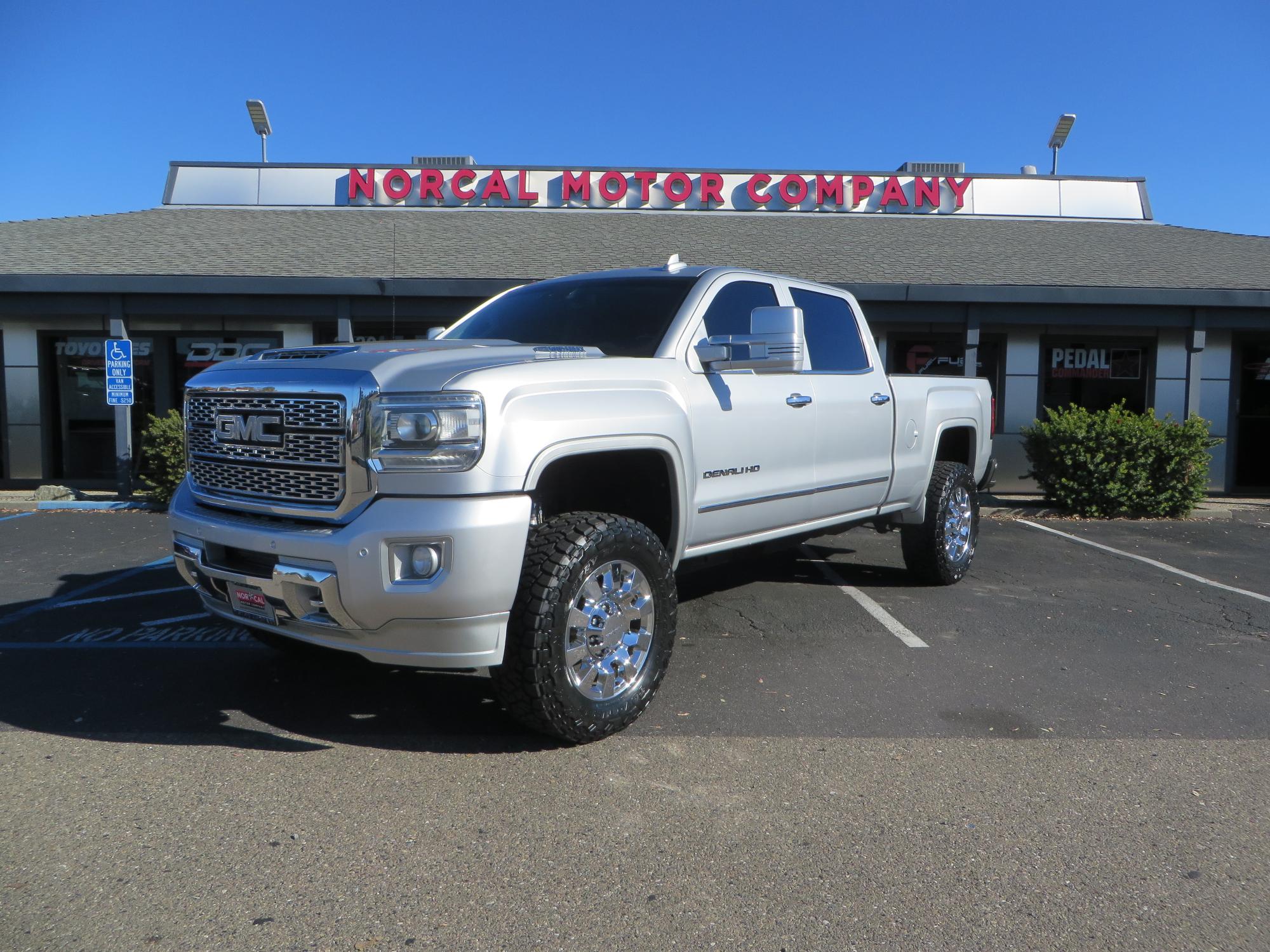 photo of 2018 GMC Sierra 2500HD Denali Crew Cab 4WD