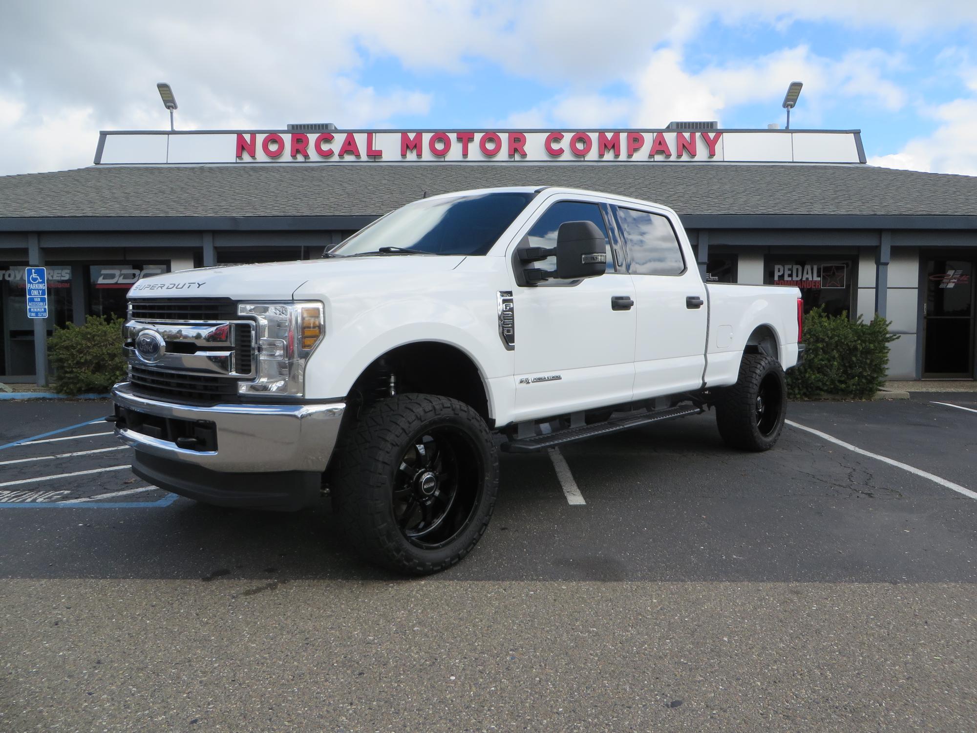 photo of 2019 Ford F-250 SD XLT Crew Cab Short Bed 4WD