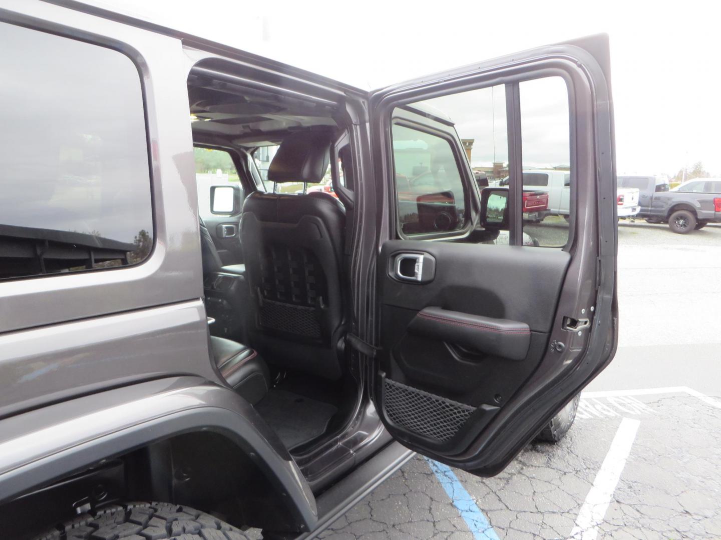 2021 CHARCOAL /black Jeep Wrangler Unlimited Rubicon (1C4HJXFG5MW) with an 3.6L V6 DOHC 24V FFV engine, 6A transmission, located at 2630 Grass Valley Highway, Auburn, CA, 95603, (530) 508-5100, 38.937893, -121.095482 - Photo#56