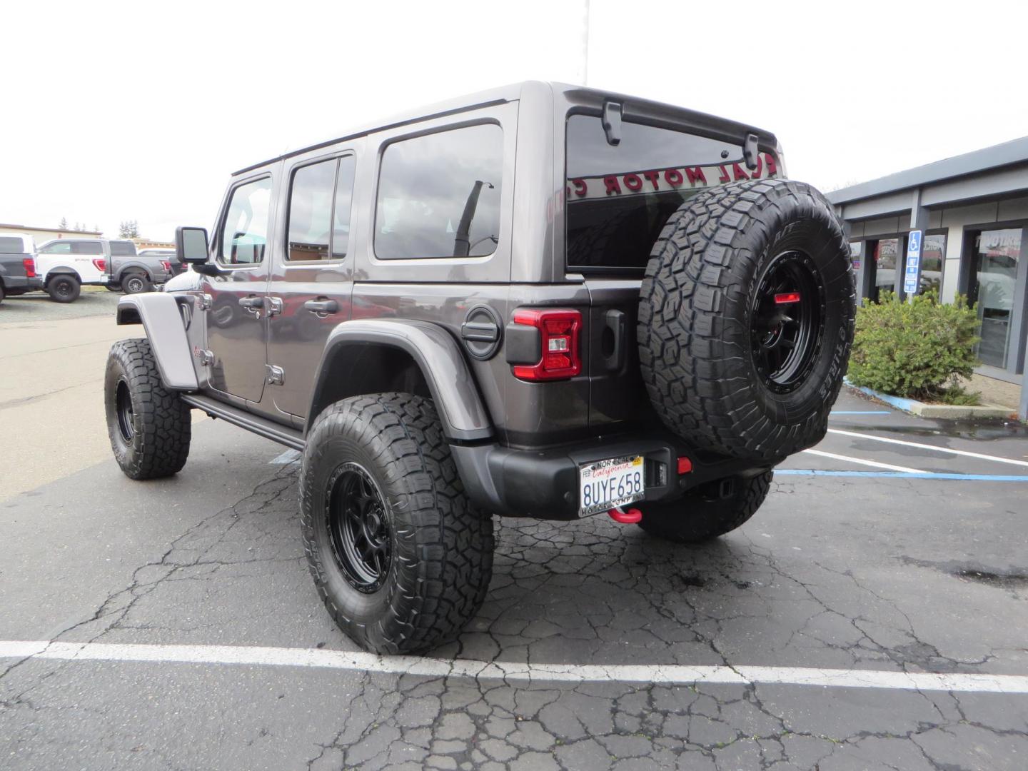 2021 CHARCOAL /black Jeep Wrangler Unlimited Rubicon (1C4HJXFG5MW) with an 3.6L V6 DOHC 24V FFV engine, 6A transmission, located at 2630 Grass Valley Highway, Auburn, CA, 95603, (530) 508-5100, 38.937893, -121.095482 - Photo#6